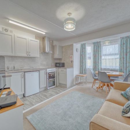 Apartment 7 - 1 Bedroom Sea Front Location - Step Free Access From Rear - Free Parking Paignton Exterior photo